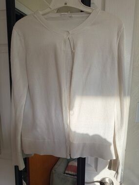 GAP white  Knit Button Cardigan large